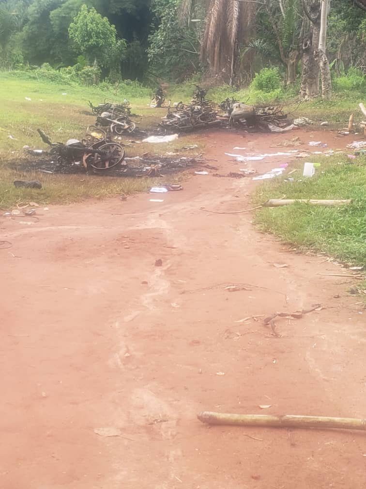 Mambasa : Deux villages attaqués par les adf : 10 civils tués, 15 motos incendiées