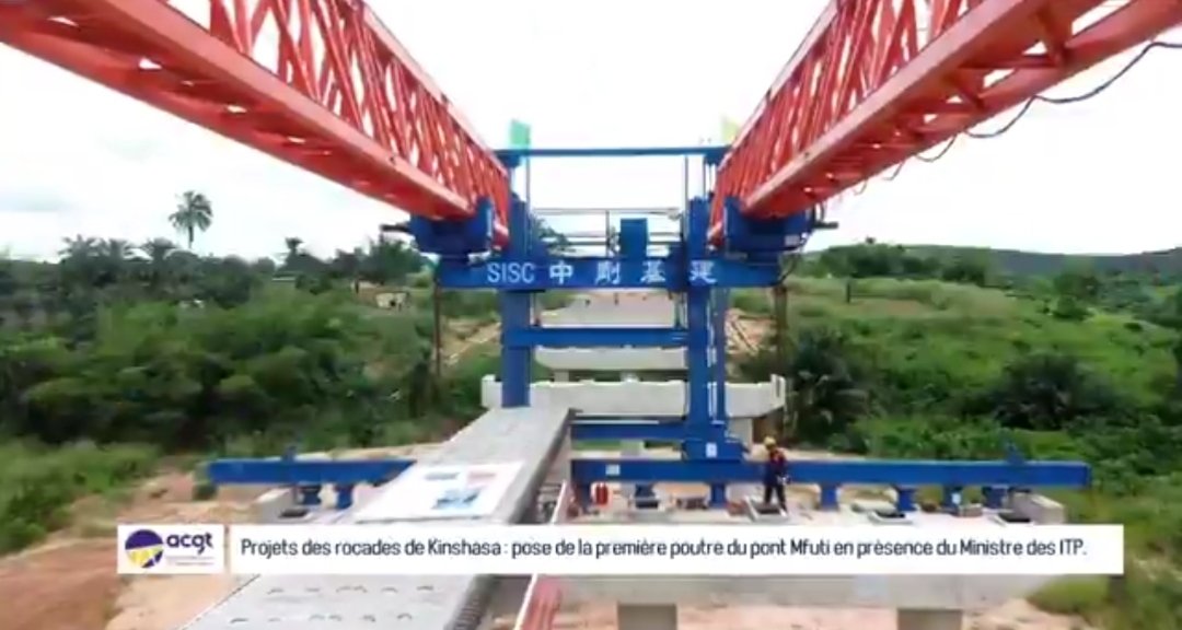 Projet ROCADES: Pose de la Première Poutre Isostatique du Pont Mfuti, un Pivot Stratégique du Projet des Rocades
