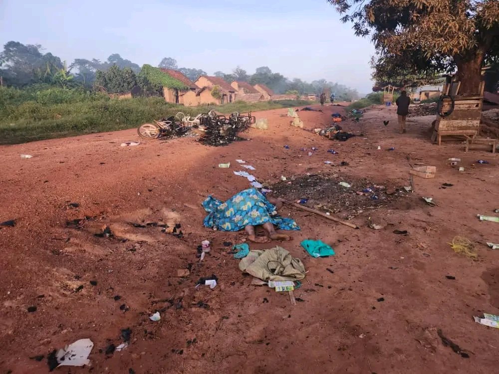Ituri : Plus de 70 civils tués, maisons incendiées dans une nouvelle attaque attribuée aux éléments des ADF à Bafwakoa.