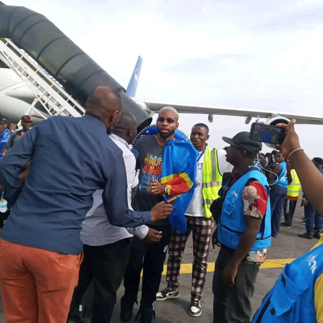 « 52 ans de calvaire, un dimanche de gloire : le retour triomphal des "Messies" du football congolais »