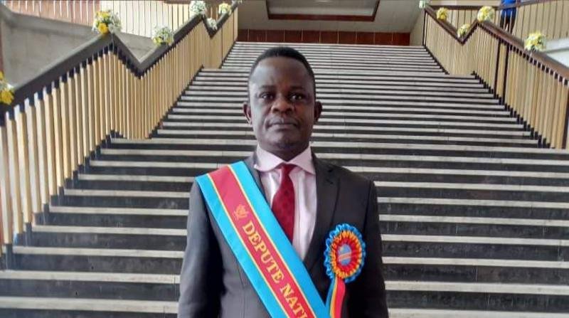 L’Aube d’une Justice Humanisée : L’Audace du Député Sakata face aux Reliquats Coloniaux