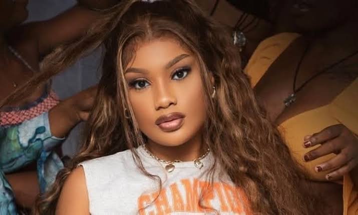 RDC : L'impact du sang-froid de l'égérie de Def Jam Afrique face à la torture d'un jeune homme
