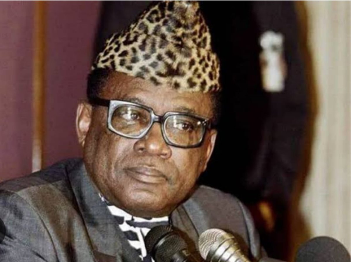 Page de l'histoire - Ce rappel au tournant démocratique du 24 avril 1990,  avec ce fameux slogan ‹‹Comprenez mon émotion›› de Mobutu Seseseko à l'ouverture du Zaïre au Multipartisme