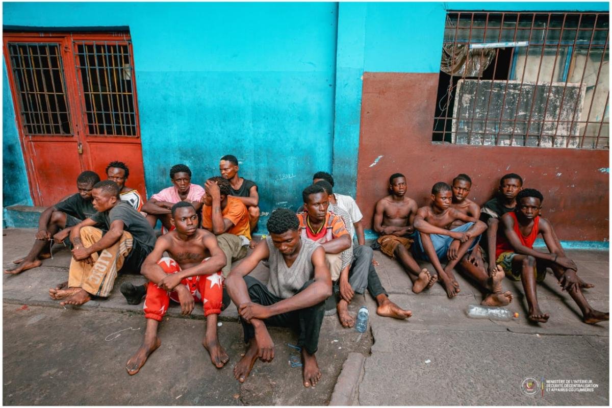 Kinshasa : 13 présumés bandits arrêtés après l'attaque de la paroisse Saint Théophile