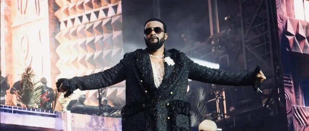 Fally Ipupa n'a pas seulement été décoré, il s'est vu confier aussi une mission.