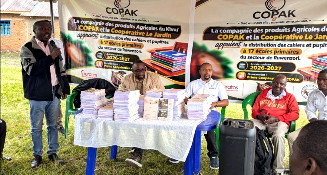 Ruwenzori : grâce à un programme lié à la filière cacao, près de 18 000 cahiers distribués dans 17 écoles